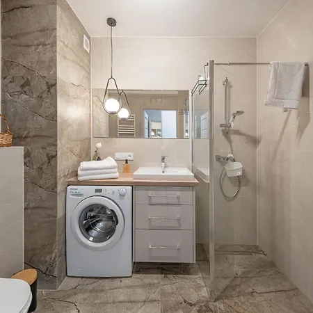 Solidarnosci Modern Beige By Bookinghost Apartment *